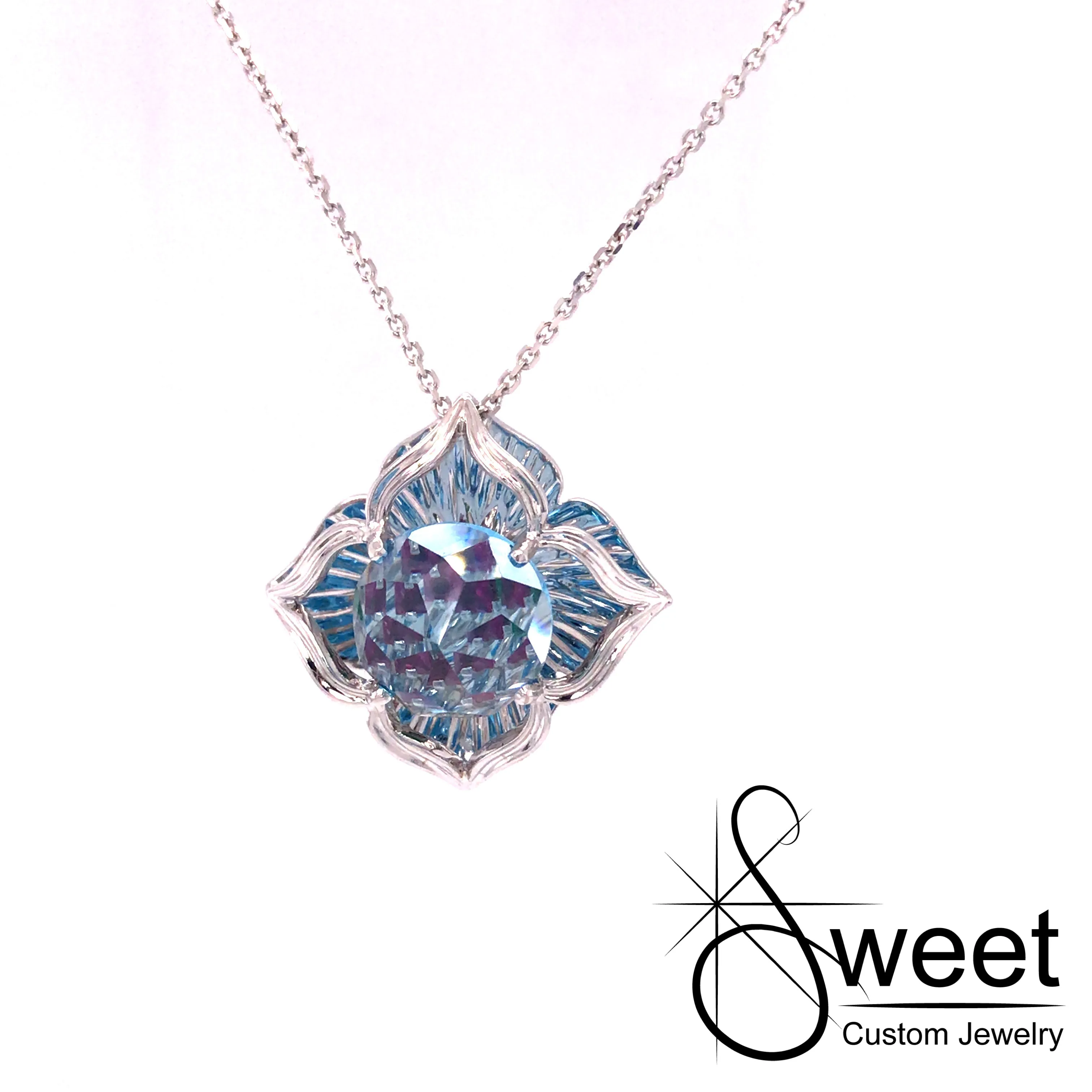 14KT WHITE GOLD  10MM BlUE TOPAZ DAVINCHI CUT PENDANT