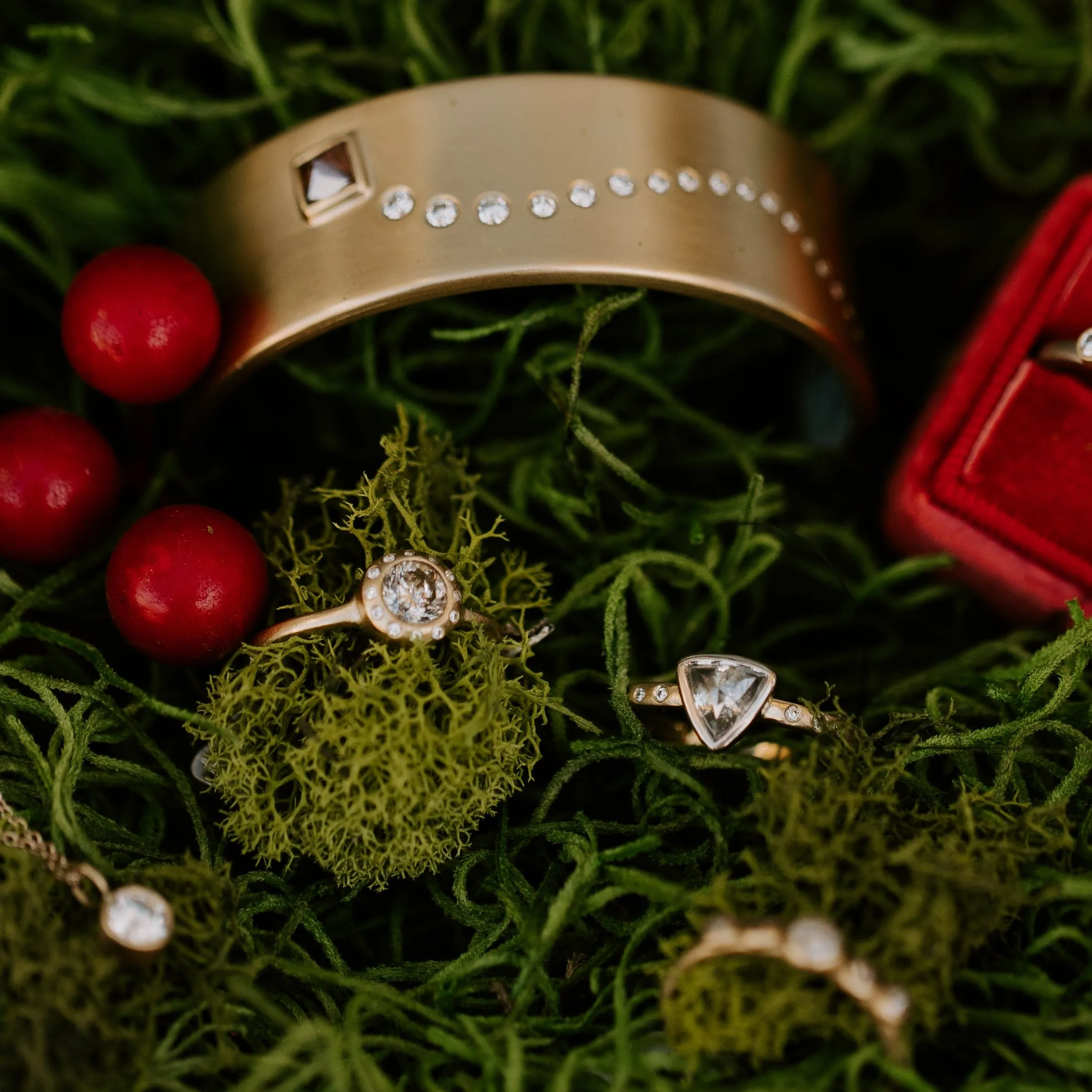 OOAK Trillion Cut Grey Diamond Ring VS Accents - 18k Gold Diamonds